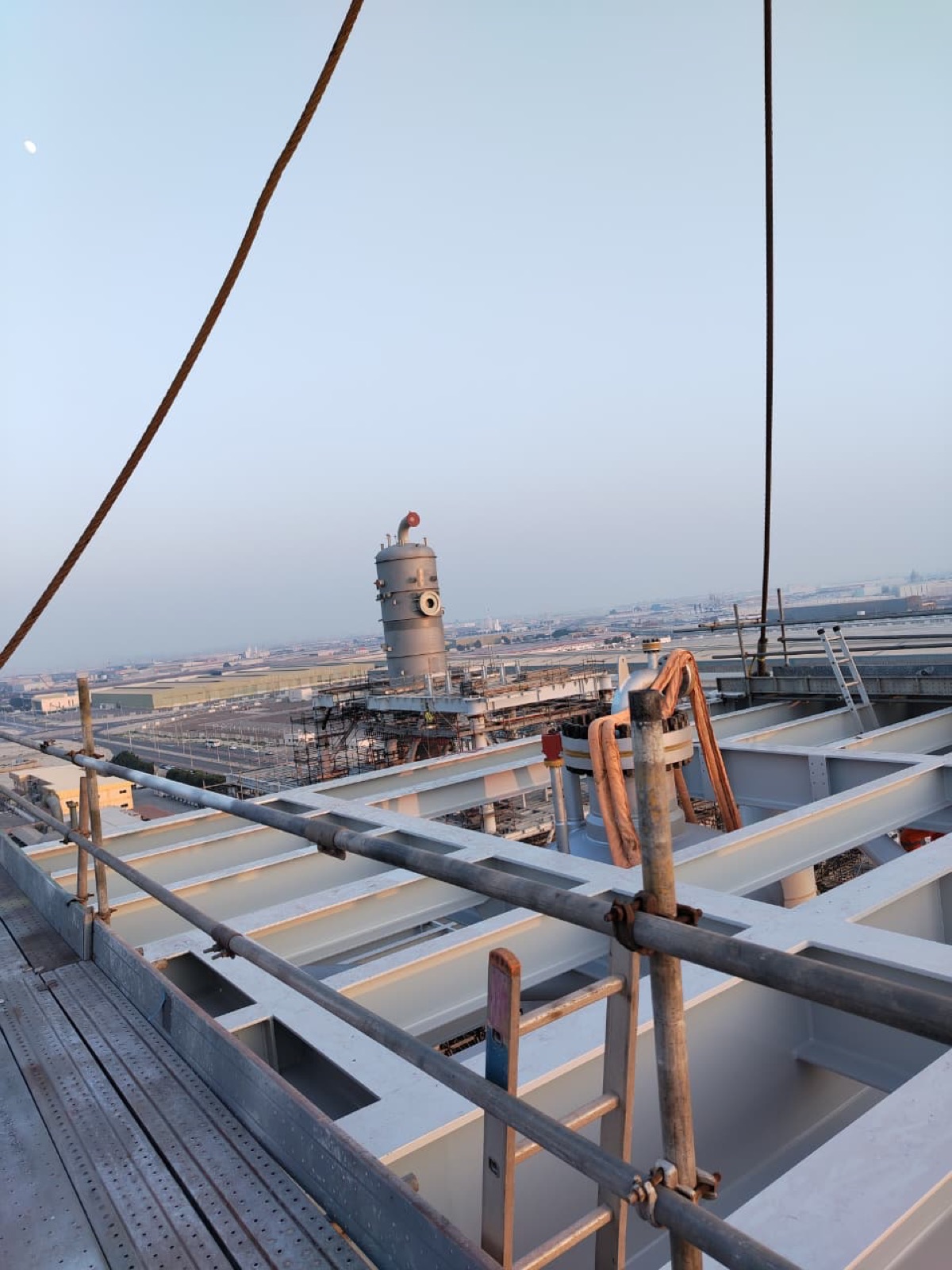 Structural steel roof framing at height